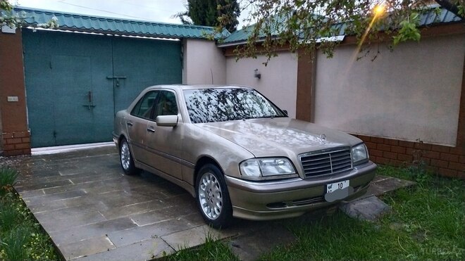 Mercedes C 230 2000, 298,000 km - 2.3 л - Bakı