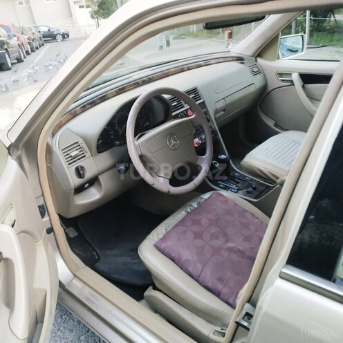 Mercedes C 230 2000, 298,000 km - 2.3 л - Bakı