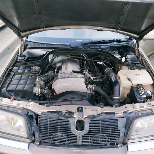 Mercedes C 230 2000, 298,000 km - 2.3 л - Bakı