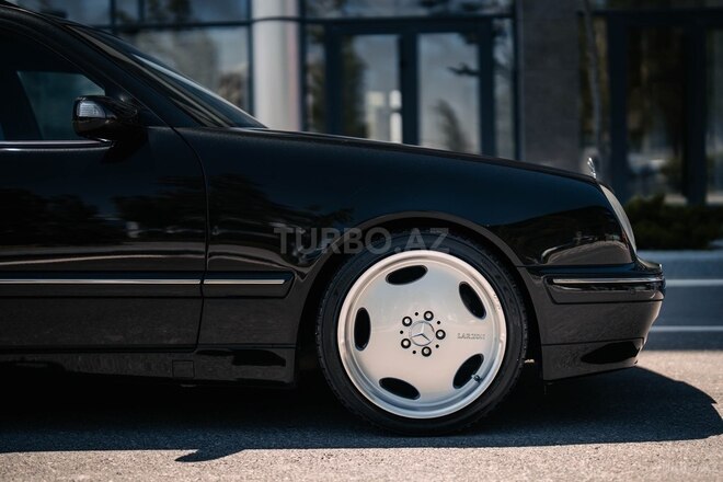 Mercedes E 240 2002, 170,000 km - 2.4 l - Bakı