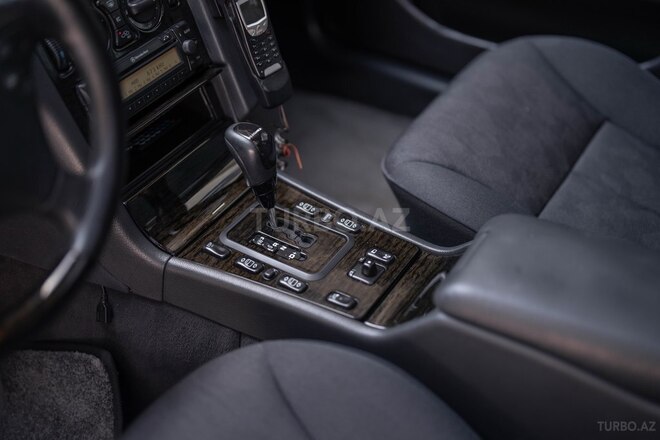 Mercedes E 240 2002, 170,000 km - 2.4 l - Bakı