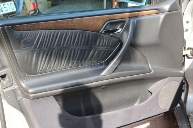 Mercedes E 270 1999, 347,240 km - 2.7 l - Bakı