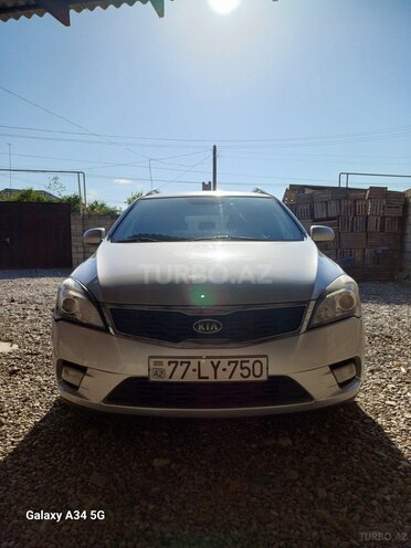 Kia Ceed 2010, 334,456 km - 1.6 л - Xaçmaz