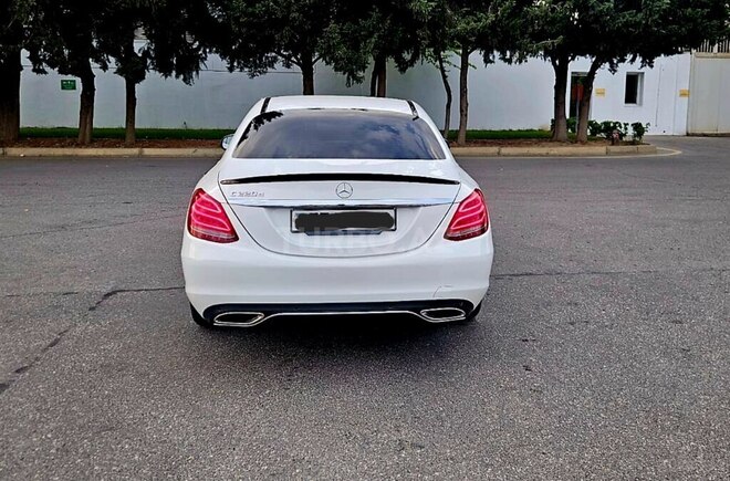 Mercedes C 220 d 2017, 80,500 km - 2.2 l - Bakı