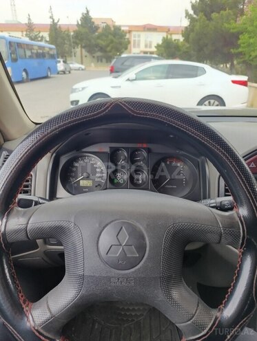 Mitsubishi Pajero 2005, 294,000 km - 3.0 l - Bakı