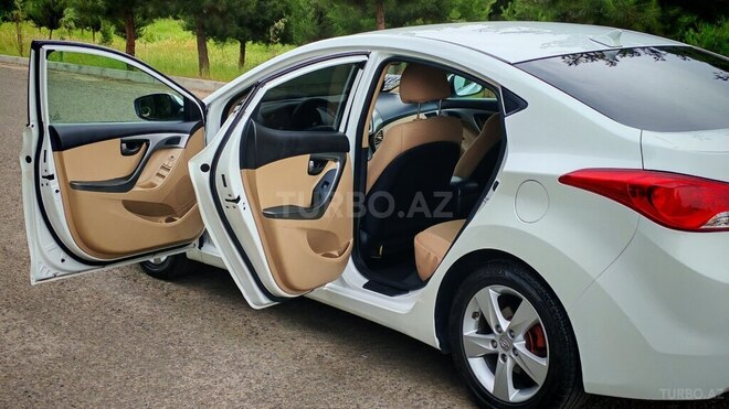 Hyundai Elantra 2013, 200,146 km - 1.8 л - Masallı