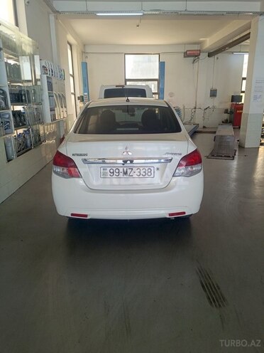Mitsubishi Attrage 2015, 202,000 km - 1.2 l - Bakı