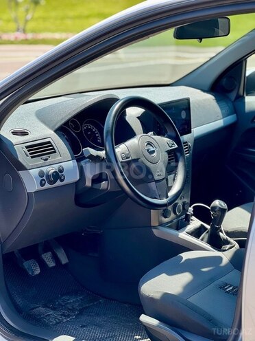 Opel Astra 2006, 244,000 km - 1.4 l - Gəncə