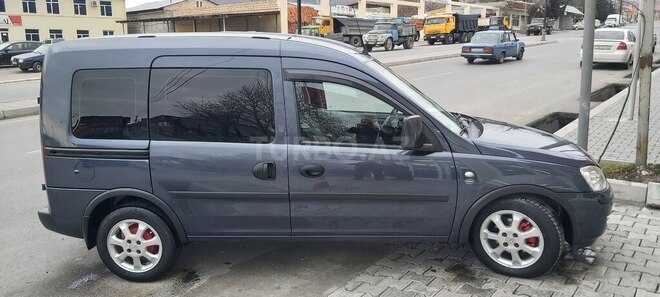 Opel Combo 2006, 260,000 km - 1.4 l - Şəki