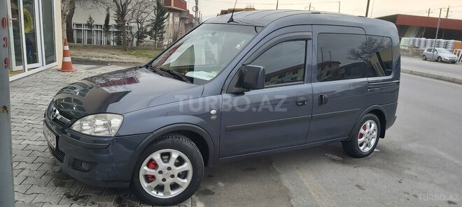Opel Combo 2006, 260,000 km - 1.4 l - Şəki