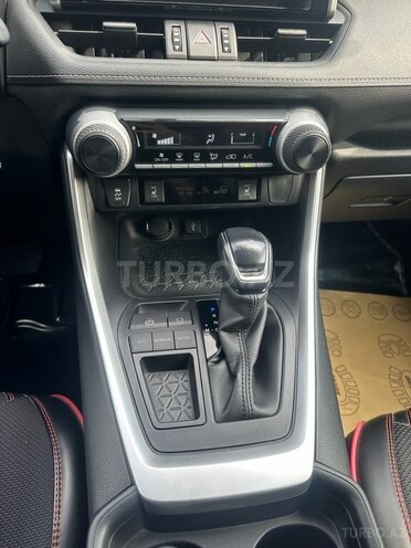 Toyota RAV4 2021, 22,750 km - 2.0 l - Bakı