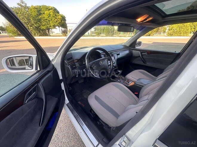 Mercedes E 240 2001, 320,555 km - 2.6 l - Qazax