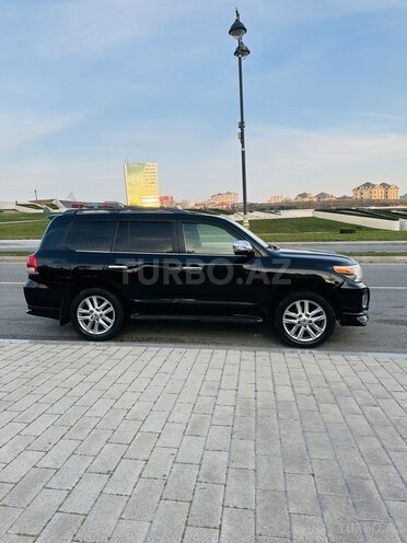 Toyota Land Cruiser-6