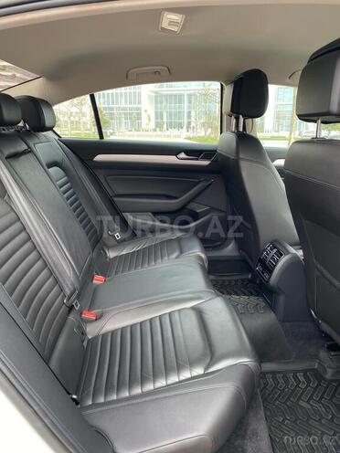 Volkswagen Passat 2017, 96,000 km - 1.8 l - Bakı