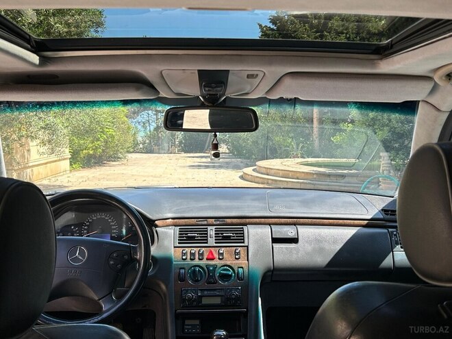 Mercedes E 270 2000, 280,000 km - 2.7 l - Bakı