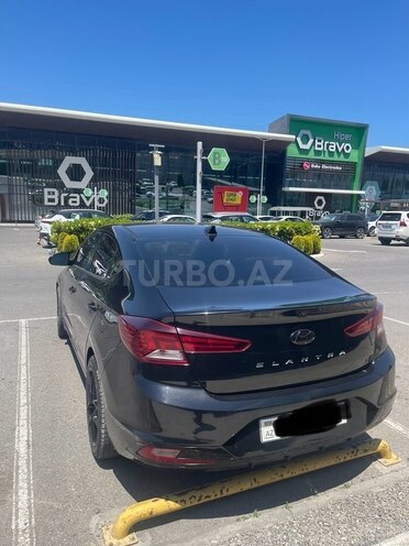 Hyundai Elantra 2019, 194,731 km - 2.0 l - Bakı
