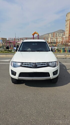 Mitsubishi L200 2015, 233,000 km - 2.5 l - Bakı