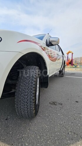 Mitsubishi L200 2015, 233,000 km - 2.5 l - Bakı