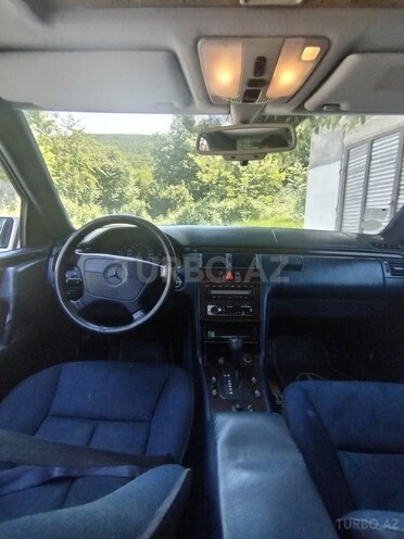 Mercedes E 230 1996, 357,200 km - 2.3 l - Şəki