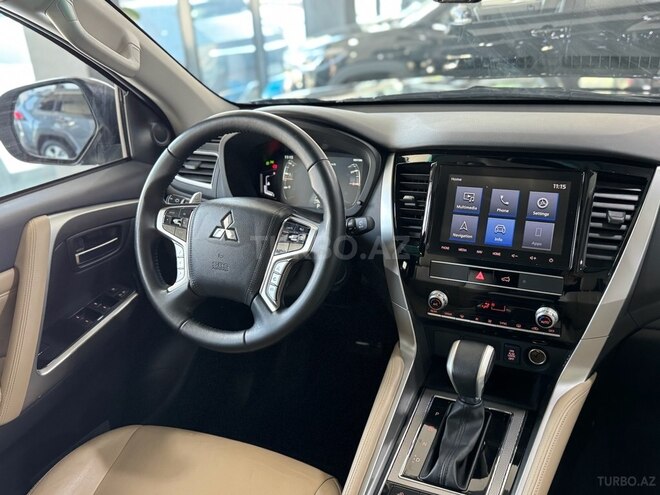 Mitsubishi Montero Sport-12