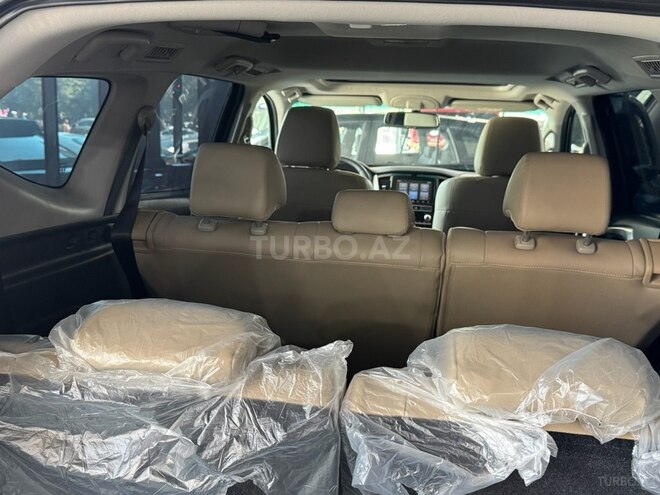 Mitsubishi Montero Sport-16