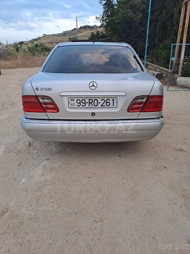 Mercedes E 200 1997, 398,000 km - 2.0 l - Bakı