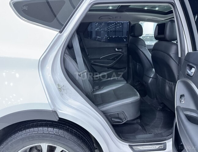 Hyundai Santa Fe-13