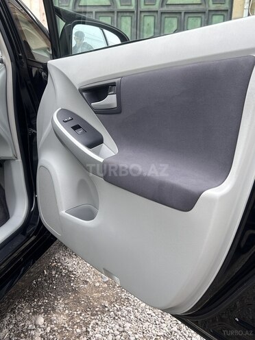 Toyota Prius 2010, 265,000 km - 1.8 l - Bakı