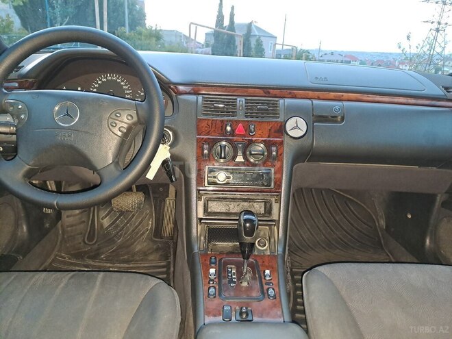 Mercedes E 200 2000, 692,000 km - 2.0 l - Bakı