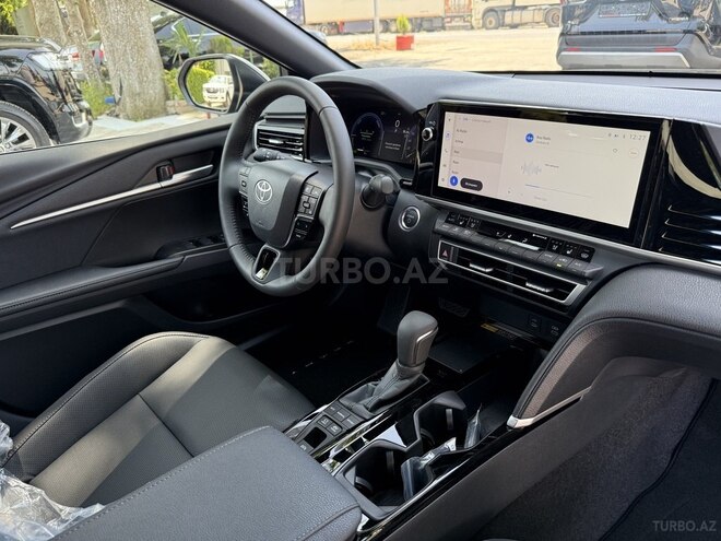 Toyota Camry-16
