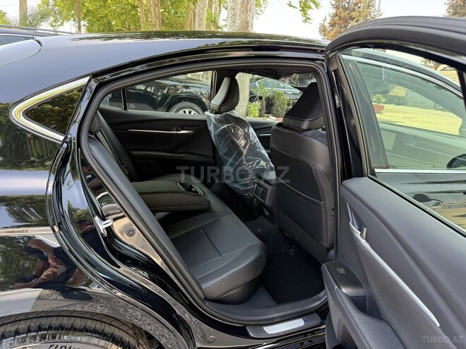 Toyota Camry-14