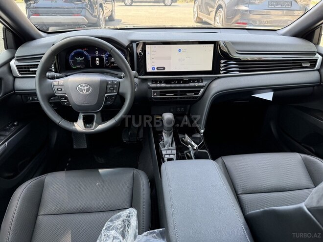 Toyota Camry-12