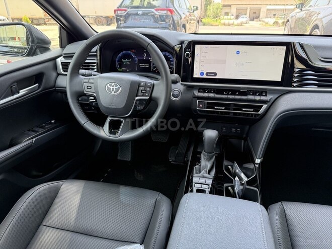 Toyota Camry-13