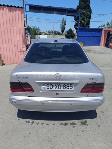 Mercedes E 270 2000, 380,000 km - 2.7 l - Bakı