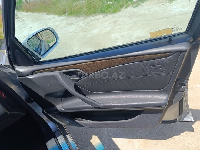 Mercedes E 270 2000, 380,000 km - 2.7 l - Bakı