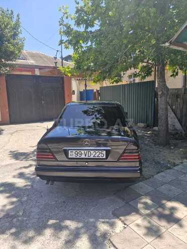 Mercedes E 220 1994, 300,000 km - 2.2 l - Bakı