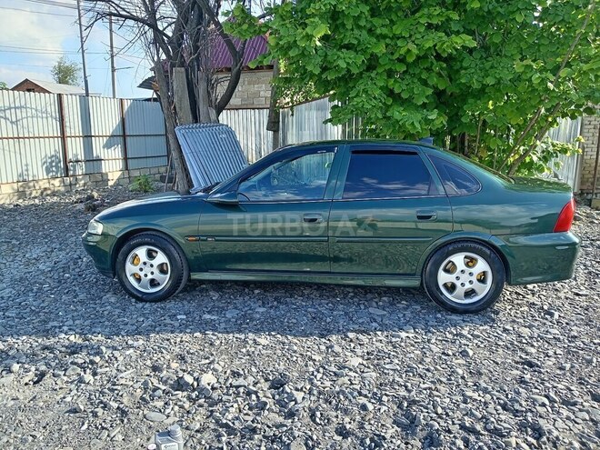 Opel Vectra 1999, 296,632 km - 1.8 l - Zaqatala