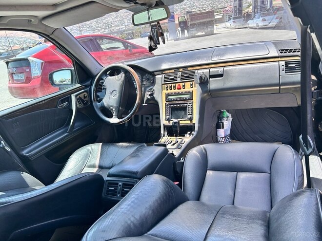Mercedes E 320 2000, 345,000 km - 3.2 l - Göyçay