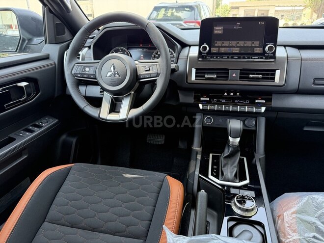 Mitsubishi L200-14