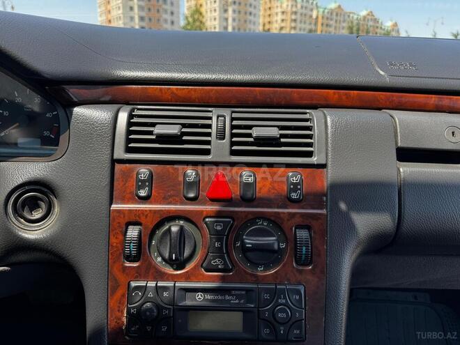 Mercedes E 220 d 2000, 450,000 km - 2.2 л - Sumqayıt
