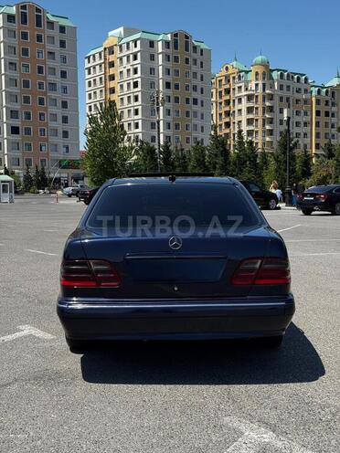 Mercedes E 220 d 2000, 450,000 km - 2.2 л - Sumqayıt