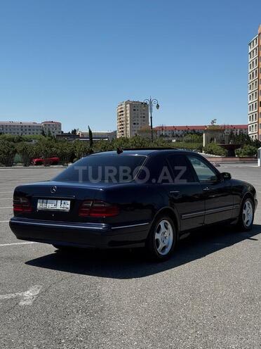 Mercedes E 220 d 2000, 450,000 km - 2.2 л - Sumqayıt