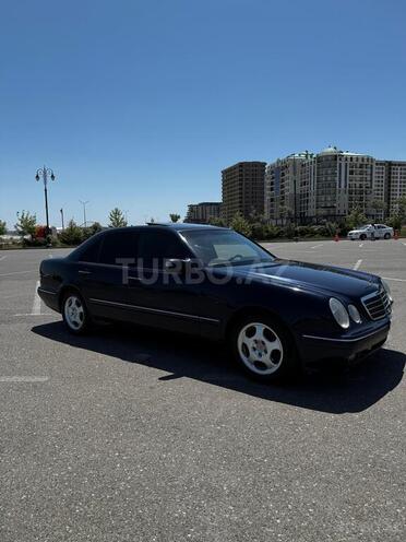 Mercedes E 220 d 2000, 450,000 km - 2.2 л - Sumqayıt