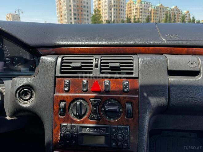 Mercedes E 220 d 2000, 450,000 km - 2.2 л - Sumqayıt