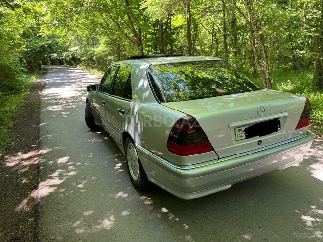 Mercedes C 240 1998, 321,489 km - 2.4 л - Qusar
