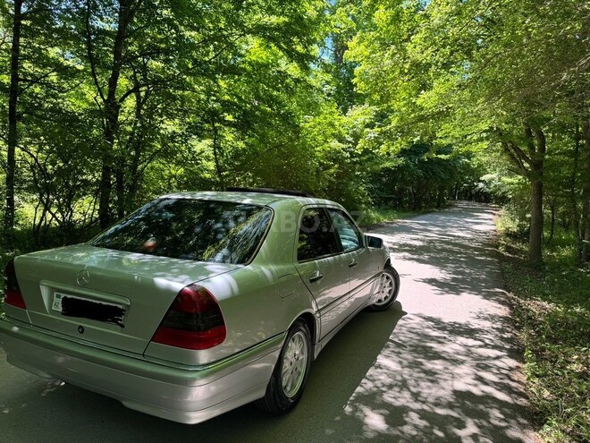 Mercedes C 240 1998, 321,489 km - 2.4 л - Qusar
