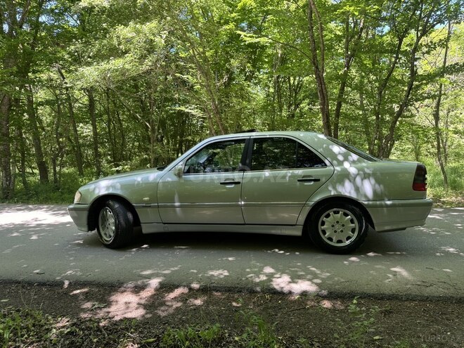 Mercedes C 240 1998, 321,489 km - 2.4 л - Qusar