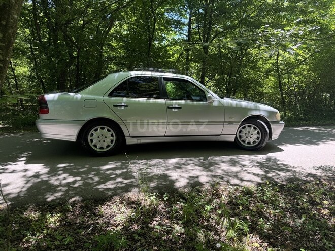 Mercedes C 240 1998, 321,489 km - 2.4 л - Qusar