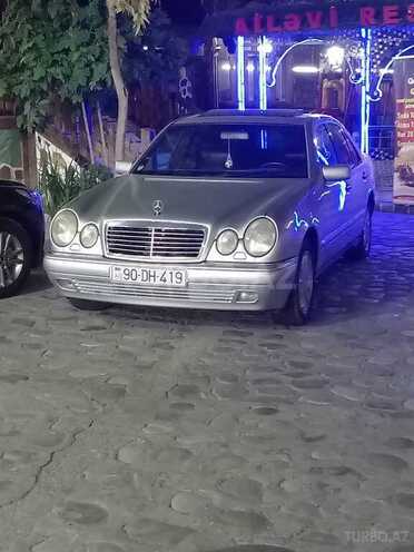 Mercedes E 240 1998, 433,000 km - 2.4 l - Salyan