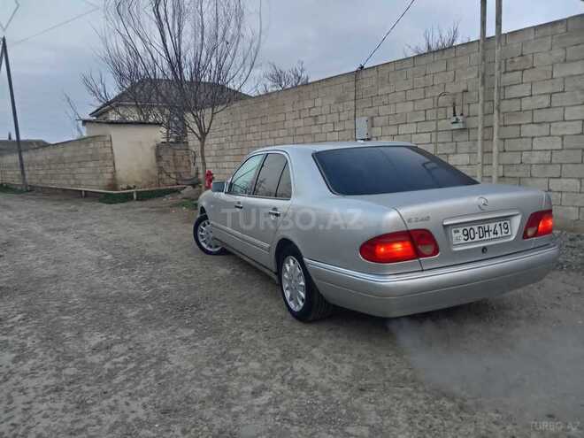 Mercedes E 240 1998, 433,000 km - 2.4 l - Salyan